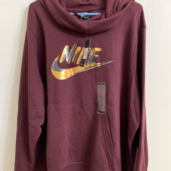 Nike Tops - NBW 3x Nike sweatshirt